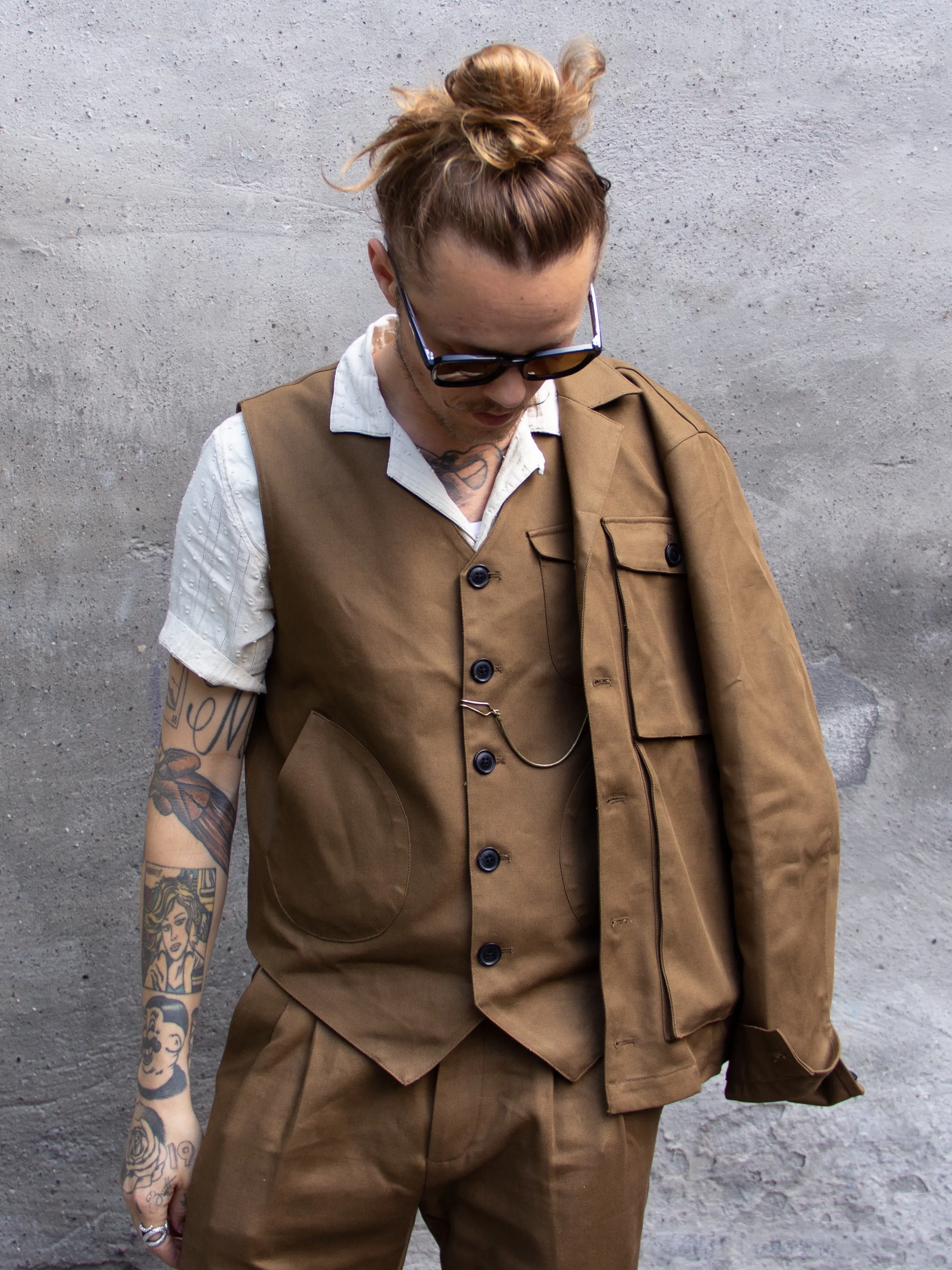 Uncle Bright, Harry Twill, Olive