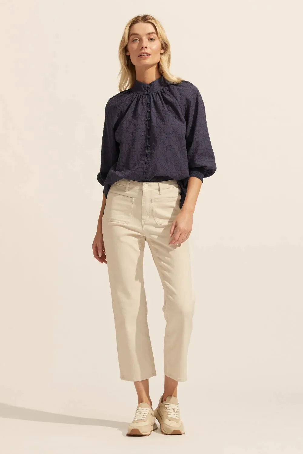 Zoe Kratzmann - College Jean